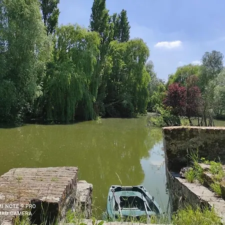 Ancien Chateau De *