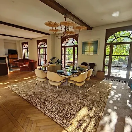 Ancien Chateau De * Pecq