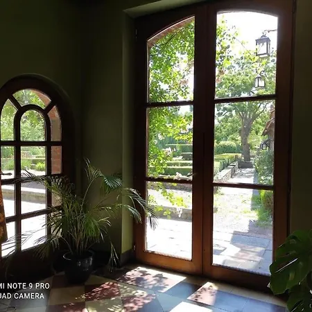 Villa Ancien Chateau De *