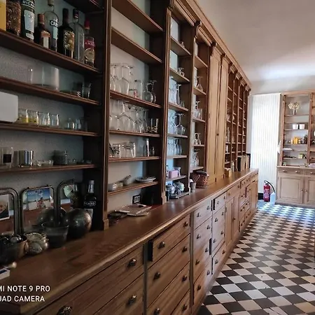 Ancien Chateau De Pecq