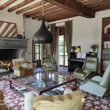 Ancien Chateau De *