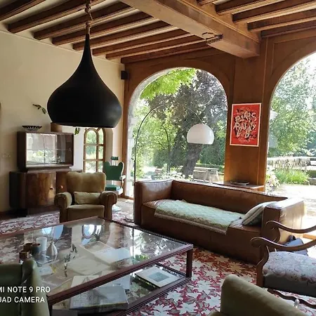 Villa Ancien Chateau De *