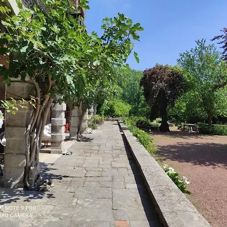 Ancien Chateau De *