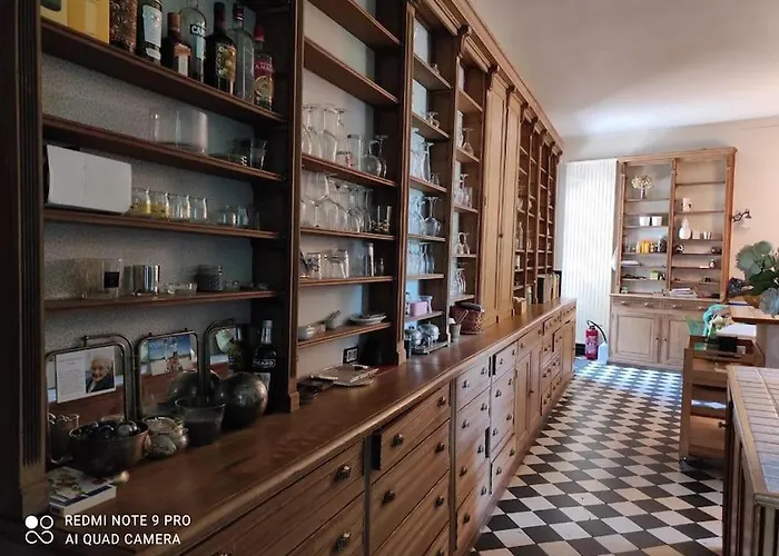 Ancien Chateau De Pecq