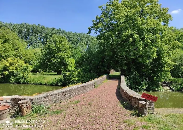 Ancien Chateau De * Pecq